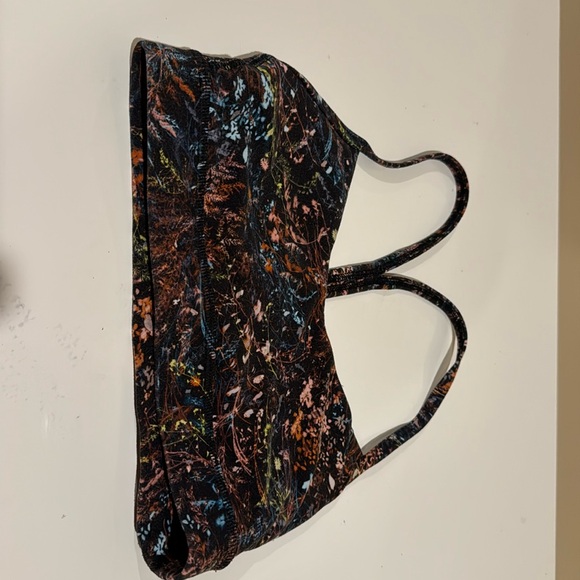 Lululemon multi color Sports Bra Size 2 - Picture 1 of 4